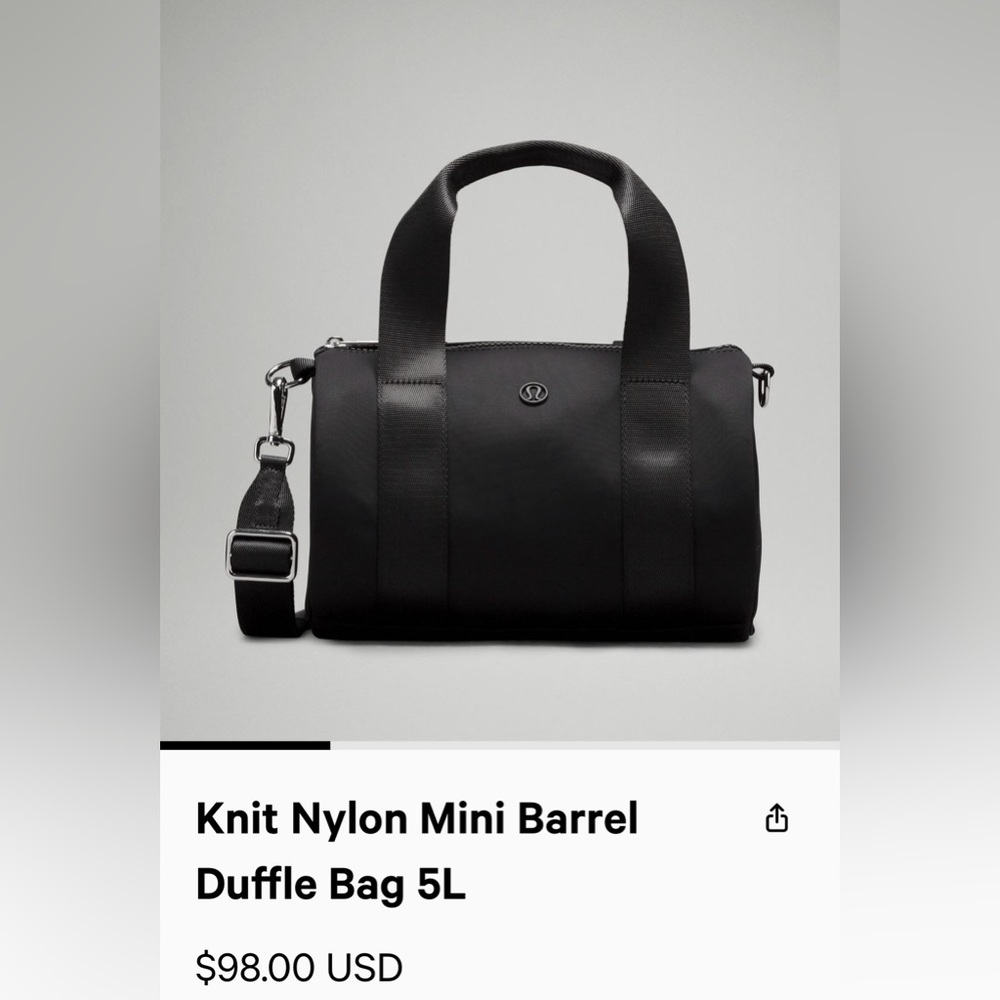 Lululemon black hand bag.